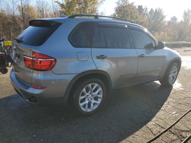 5UXZV4C53CL989615 - 2012 BMW X5 XDRIVE35I GRAY photo 3