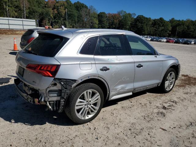 WA1BNAFY4K2069529 - 2019 AUDI Q5 PREMIUM PLUS Gümüş fotoğraf 3