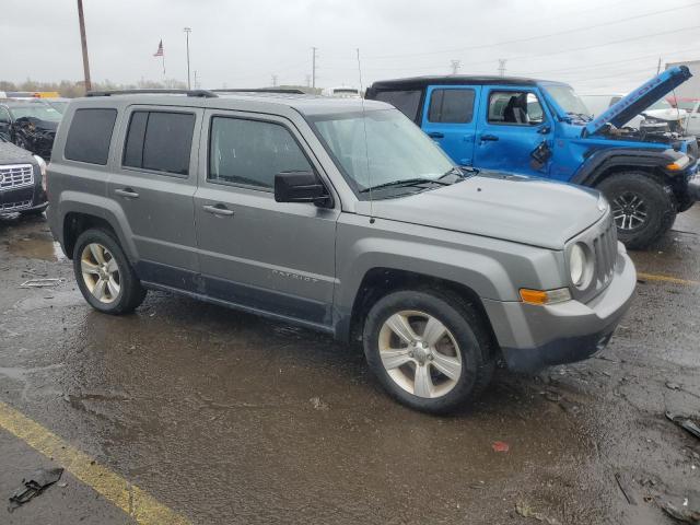 1C4NJRBB9DD263950 - 2013 JEEP PATRIOT SPORT Argent photo 4