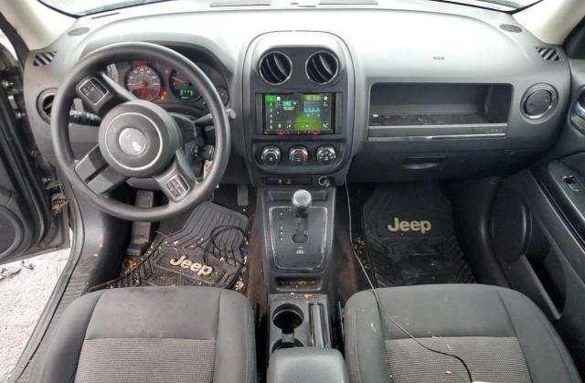 1C4NJRBB9DD263950 - 2013 JEEP PATRIOT SPORT Argent photo 8