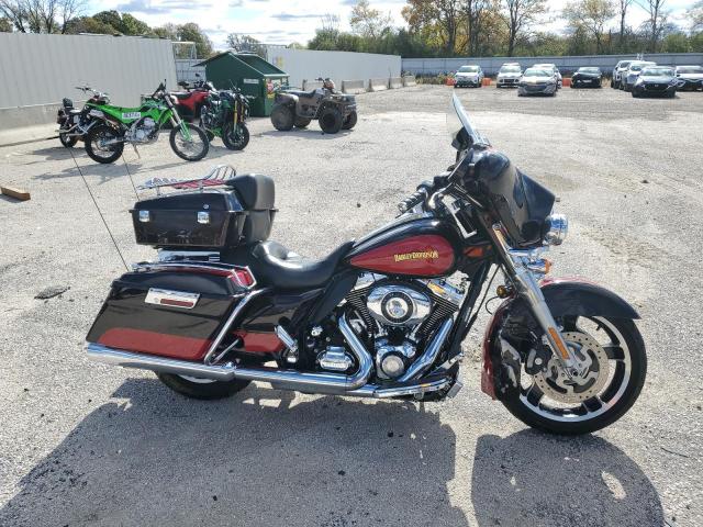 2010 HARLEY-DAVIDSON FLHX, 