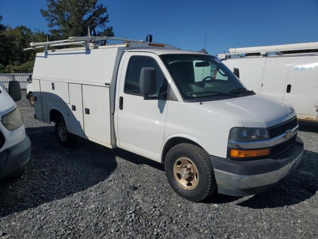 1HA0GRFG8KN001533 - 2019 CHEVROLET EXPRESS G3 Beyaz fotoğraf 4