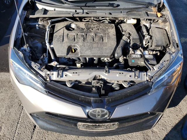 2T1BURHE7JC075366 - 2018 TOYOTA COROLLA L رمادي صورة 11