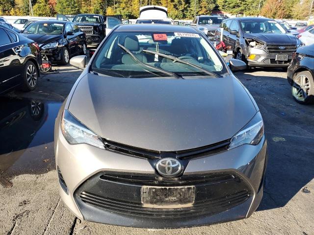 2T1BURHE7JC075366 - 2018 TOYOTA COROLLA L رمادي صورة 5