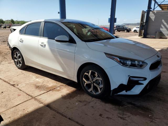 3KPF24AD1ME306781 - 2021 KIA FORTE FE WHITE photo 4