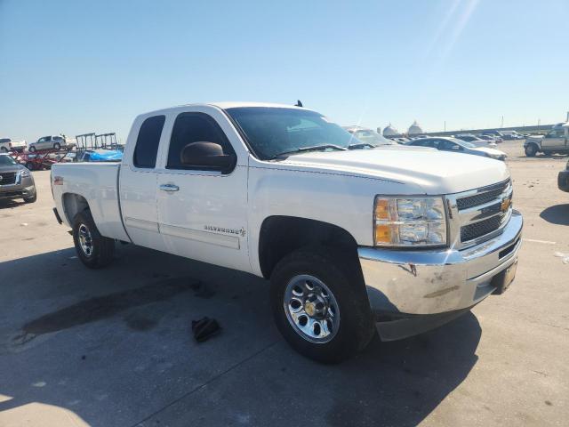 1GCRCSEA0DZ240596 - 2013 CHEVROLET SILVERADO C1500 LT WHITE photo 4