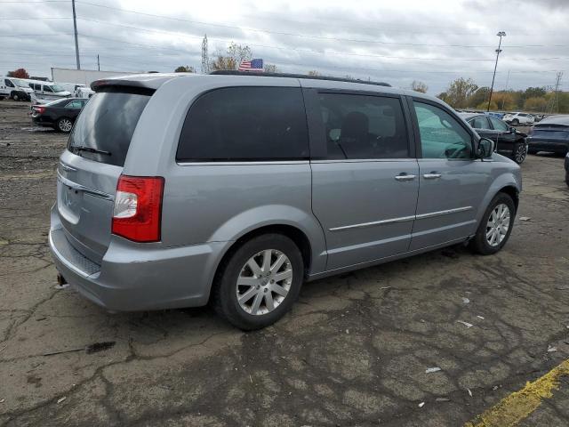 2C4RC1BG2FR629921 - 2015 CHRYSLER TOWN & COU TOURING SILVER photo 3