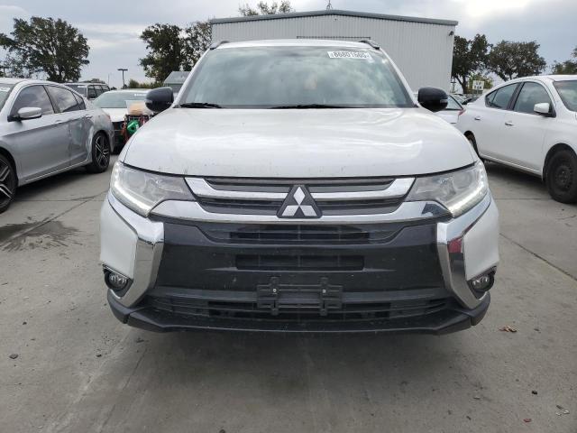 JA4AD3A38JZ020569 - 2018 MITSUBISHI OUTLANDER SE WHITE photo 5