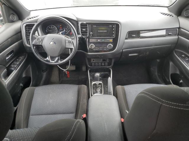 JA4AD3A38JZ020569 - 2018 MITSUBISHI OUTLANDER SE WHITE photo 8