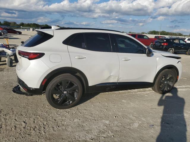 LRBFZPR40PD175462 - 2023 BUICK ENVISION ESSENCE Սպիտակ լուսանկար 3