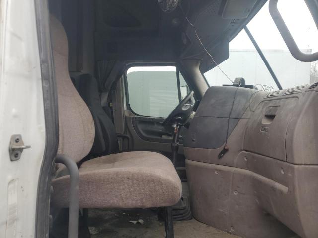 1FUJGLBG0CSBS5516 - 2012 FREIGHTLINER CASCADIA 1 Ақ фото 5