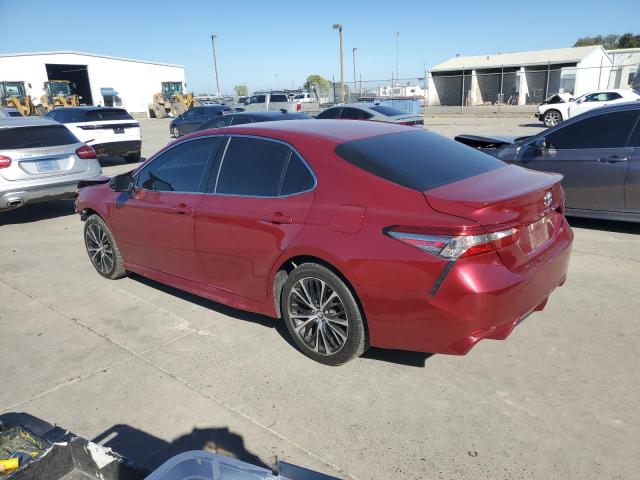 4T1B11HK7JU666330 - 2018 TOYOTA CAMRY L RED photo 2