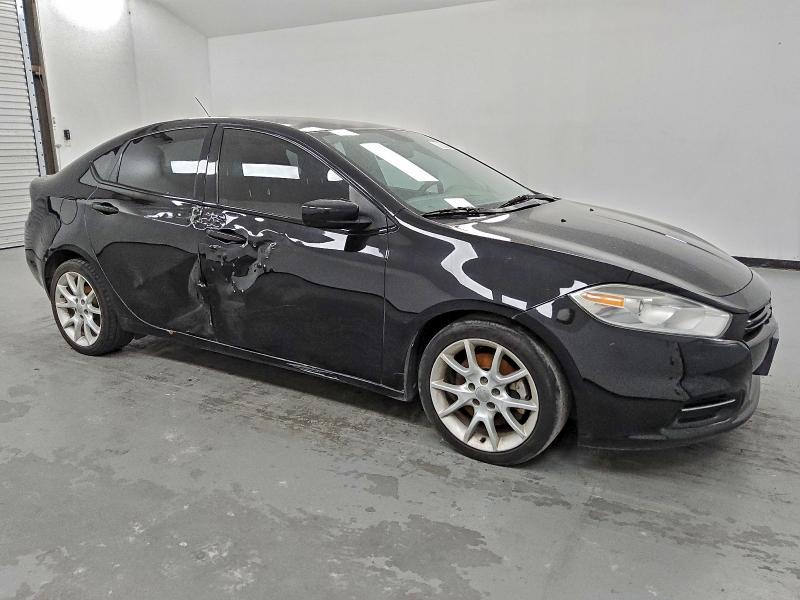 1C3CDFBA4DD344637 - 2013 DODGE DART SXT შავი ფოტო 4