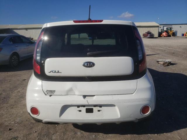 KNDJP3A55K7915965 - 2019 KIA SOUL + WHITE photo 6