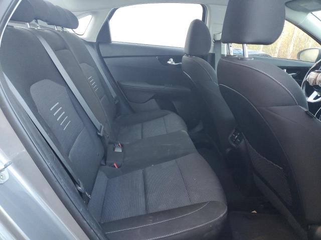 3KPF54AD9ME400138 - 2021 KIA FORTE EX ნაცრისფერი ფოტო 10