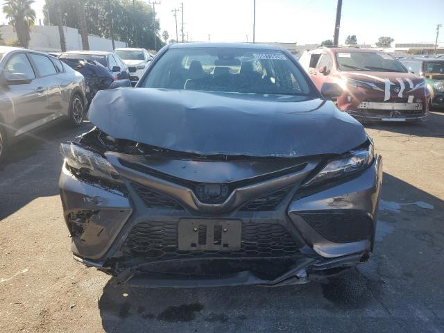 4T1G11AK7RU916452 - 2024 TOYOTA CAMRY SE NIGHT SHADE GRAY photo 5