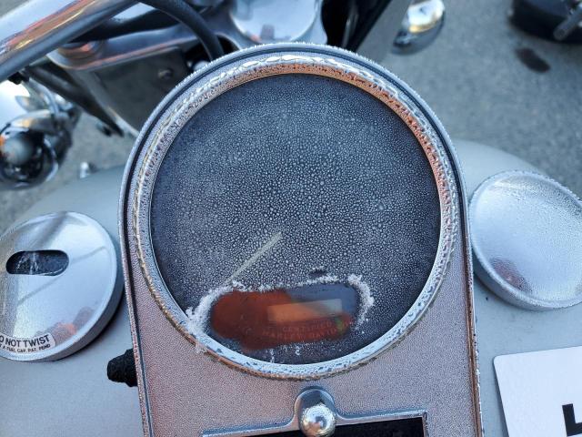 1HD1BWB106Y067911 - 2006 HARLEY-DAVIDSON FLSTCI Silber Foto 7