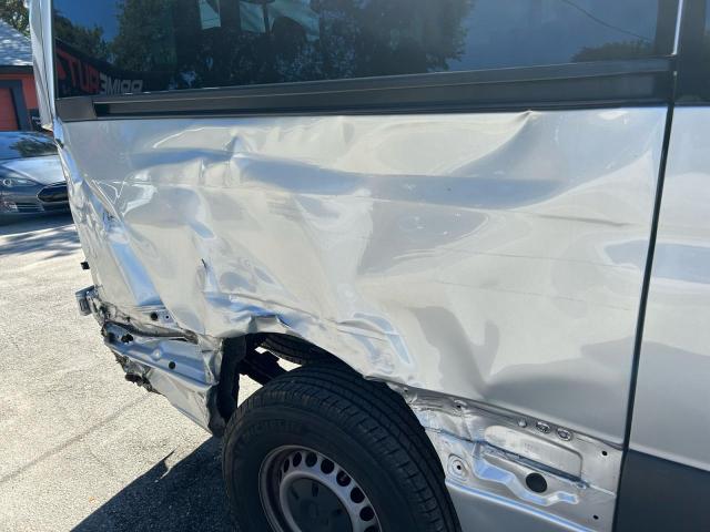 W1Z4KFHYXRP710933 - 2024 MERCEDES-BENZ SPRINTER 2500 SILVER photo 11