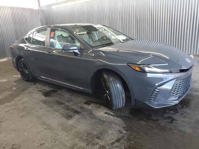 4T1DAACK9SU065082 - 2025 TOYOTA CAMRY XSE Gris foto 4