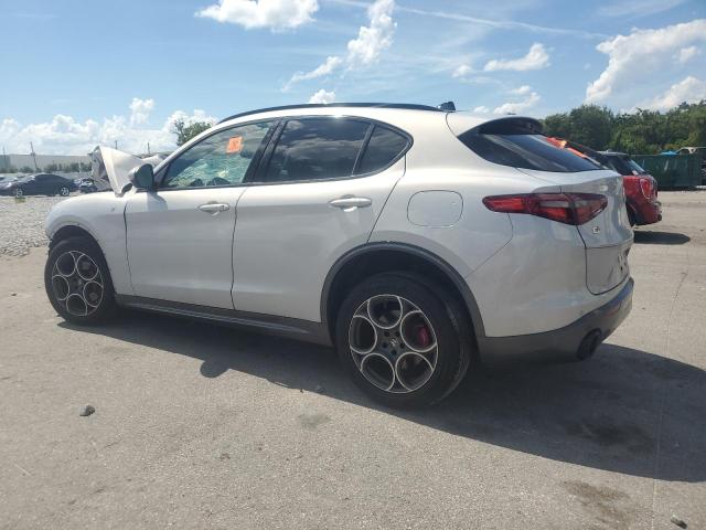 ZASPAKBN0N7D46121 - 2022 ALFA ROMEO STELVIO TI SILVER photo 2