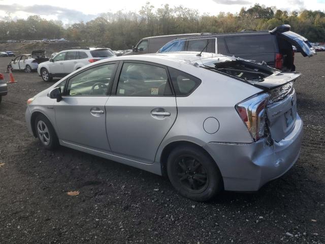 JTDKN3DUXF0431138 - 2015 TOYOTA PRIUS SILVER photo 2