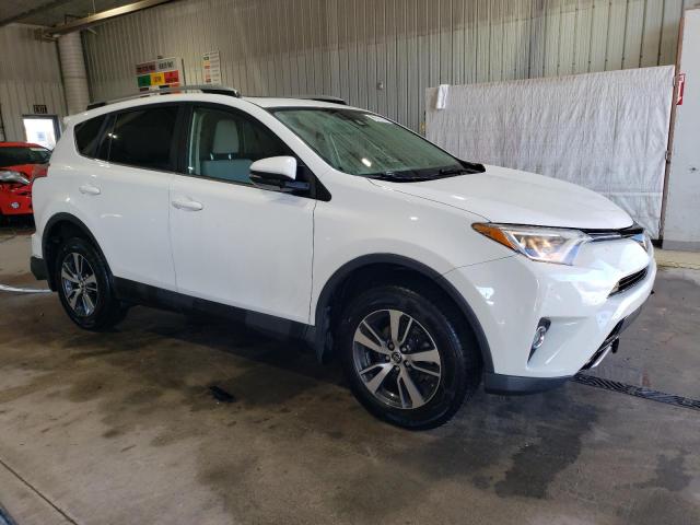 JTMRFREV3HJ127426 - 2017 TOYOTA RAV4 XLE 白色 照片 4