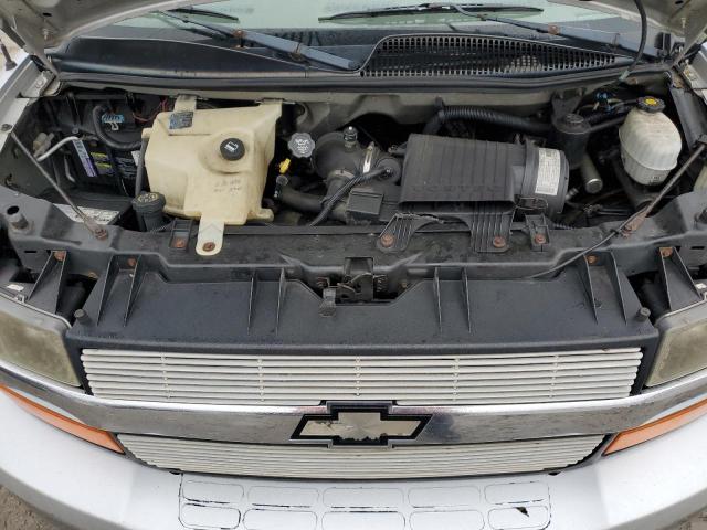 1GBFG15T331146474 - 2003 CHEVROLET EXPRESS G1 银色 照片 12