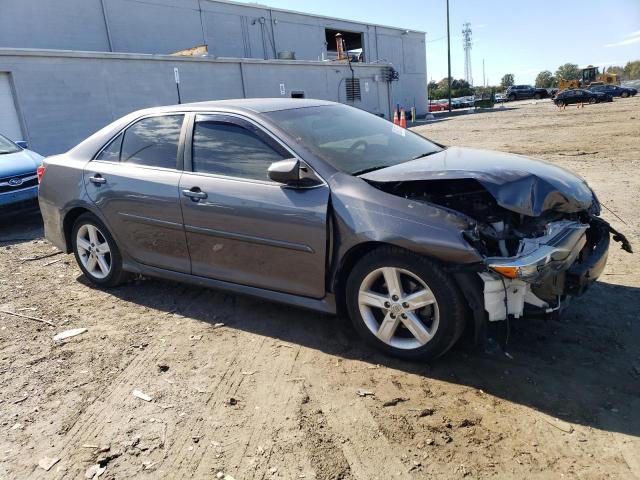 4T1BF1FK2EU462996 - 2014 TOYOTA CAMRY L GRAY photo 4