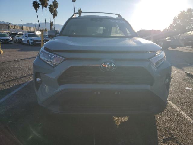 JTMRWRFV1MD114097 - 2021 TOYOTA RAV4 XLE GRAY photo 5