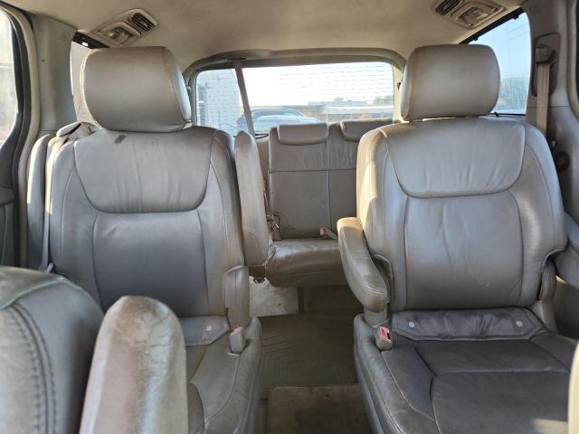 5TDZK22C77S038448 - 2007 TOYOTA SIENNA XLE GRAY photo 10