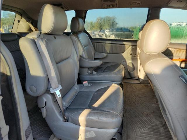 5TDZK22C77S038448 - 2007 TOYOTA SIENNA XLE GRAY photo 11