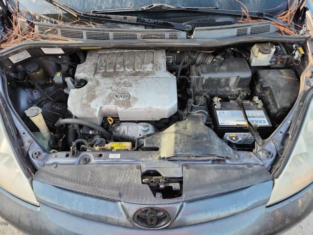 5TDZK22C77S038448 - 2007 TOYOTA SIENNA XLE GRAY photo 12