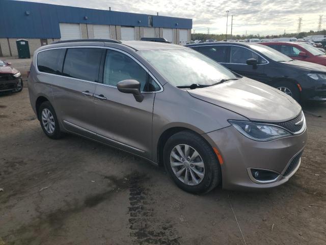 2C4RC1BG6HR587398 - 2017 CHRYSLER PACIFICA TOURING L 棕色 照片 4