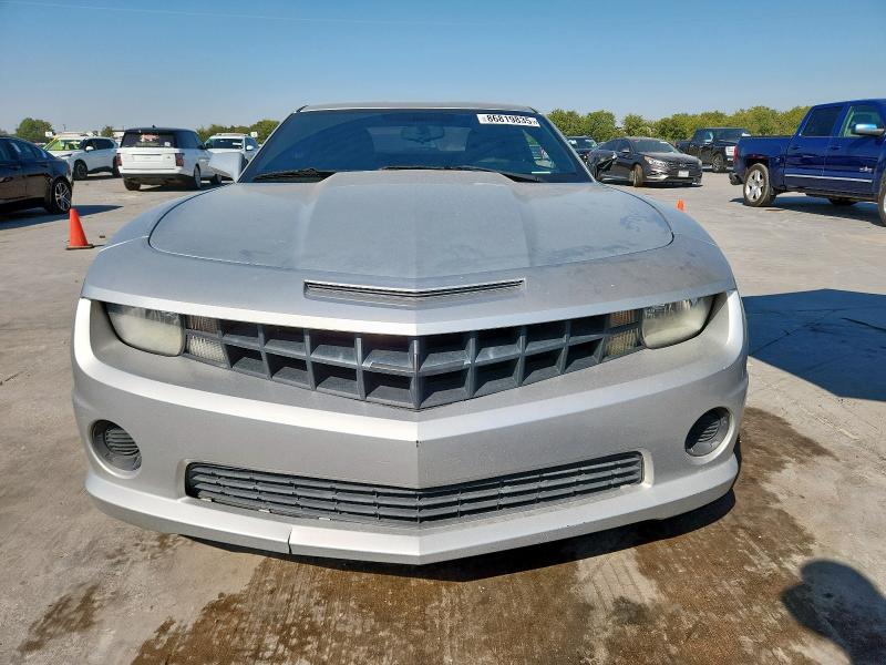 2G1FA1ED1B9151570 - 2011 CHEVROLET CAMARO LS Silber Foto 5