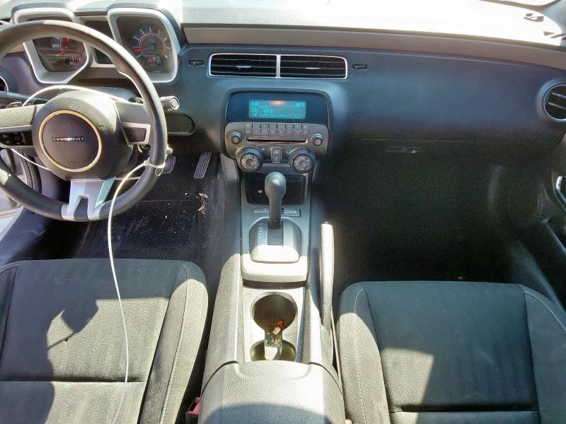 2G1FA1ED1B9151570 - 2011 CHEVROLET CAMARO LS Silber Foto 8