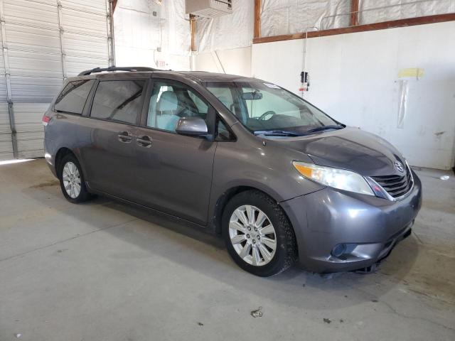 5TDJK3DC0DS062330 - 2013 TOYOTA SIENNA LE 灰色 照片 4