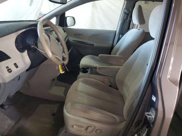 5TDJK3DC0DS062330 - 2013 TOYOTA SIENNA LE 灰色 照片 7