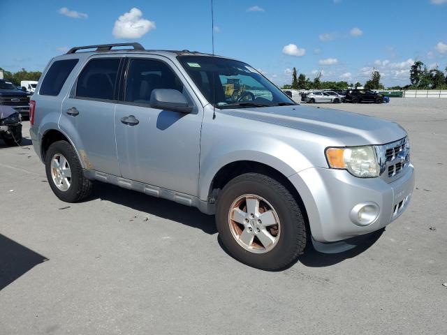 1FMCU0DG7CKB79585 - 2012 FORD ESCAPE XLT SILVER photo 4