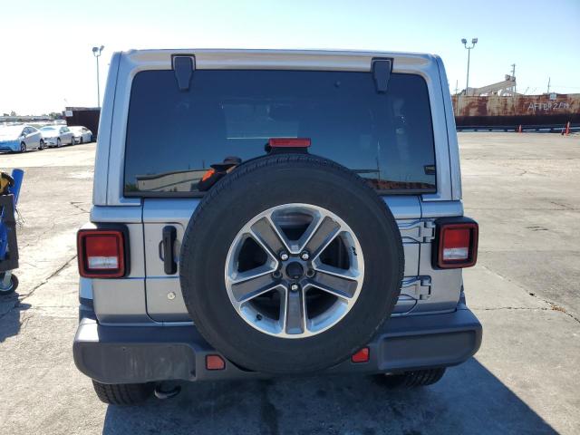 1C4HJXEN0KW565815 - 2019 JEEP WRANGLER U SAHARA Silber Foto 6