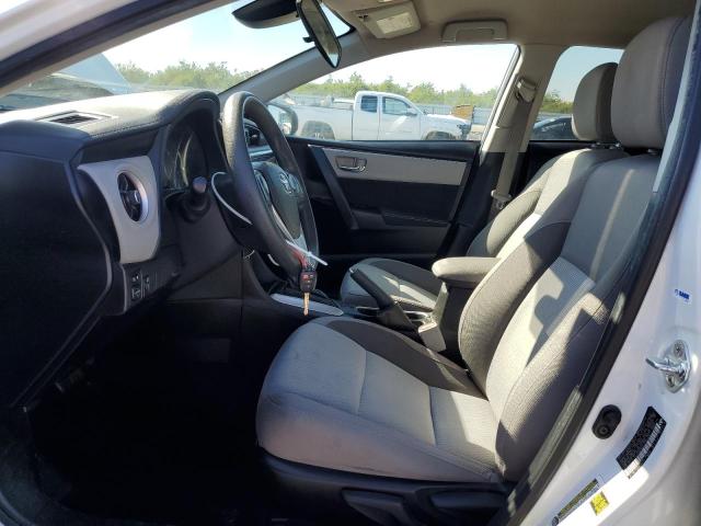 5YFBURHE0JP755125 - 2018 TOYOTA COROLLA L თეთრი ფოტო 7