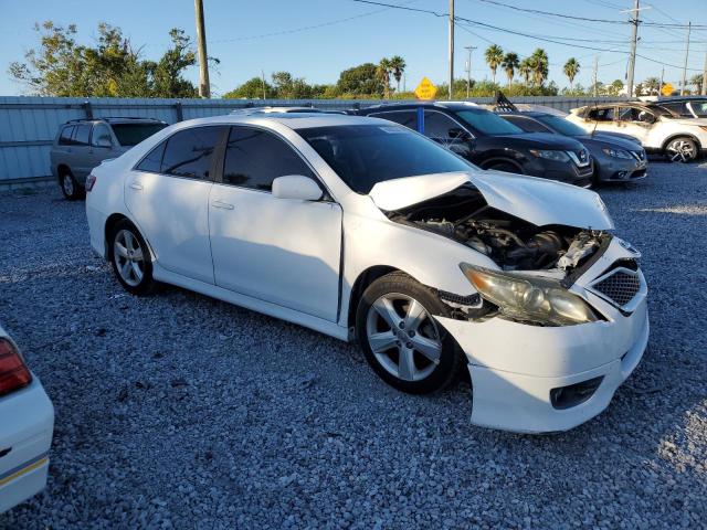 4T1BF3EK1BU736326 - 2011 TOYOTA CAMRY BASE თეთრი ფოტო 4