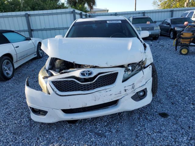 4T1BF3EK1BU736326 - 2011 TOYOTA CAMRY BASE თეთრი ფოტო 5