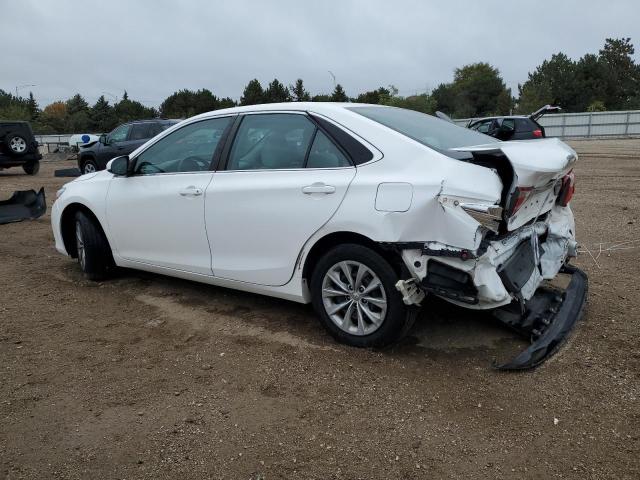 4T4BF1FK8FR468535 - 2015 TOYOTA CAMRY LE WHITE photo 2