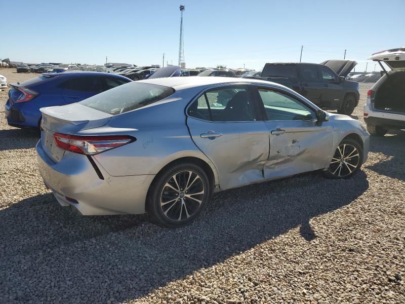 4T1B11HK2JU642906 - 2018 TOYOTA CAMRY L ვერცხლისფერი ფოტო 3