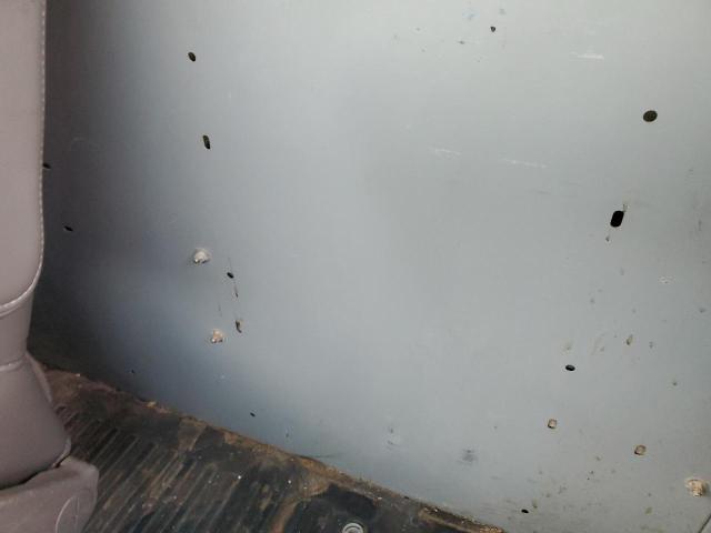 1GCFG15T851229297 - 2005 CHEVROLET EXPRESS Weiß Foto 10