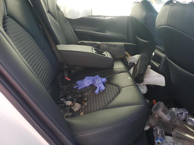 4T1T11AK5MU526862 - 2021 TOYOTA CAMRY SE WHITE photo 10