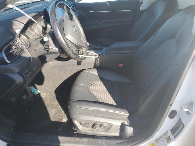 4T1T11AK5MU526862 - 2021 TOYOTA CAMRY SE WHITE photo 7