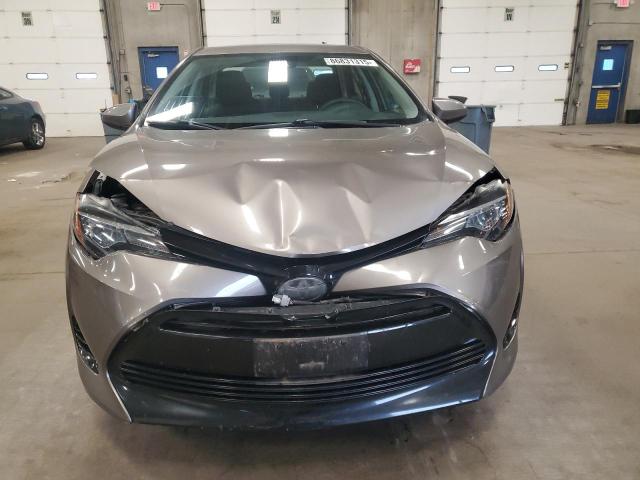 5YFBURHE0JP832933 - 2018 TOYOTA COROLLA L 石墨色 照片 5