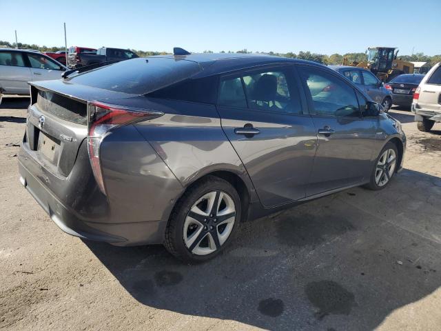 JTDKARFU4J3554498 - 2018 TOYOTA PRIUS ნაცრისფერი ფოტო 3