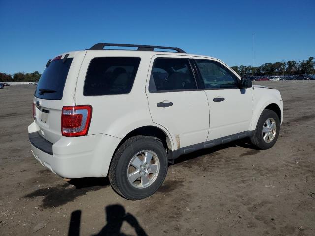 1FMCU9D72CKB92961 - 2012 FORD ESCAPE XLT WHITE photo 3